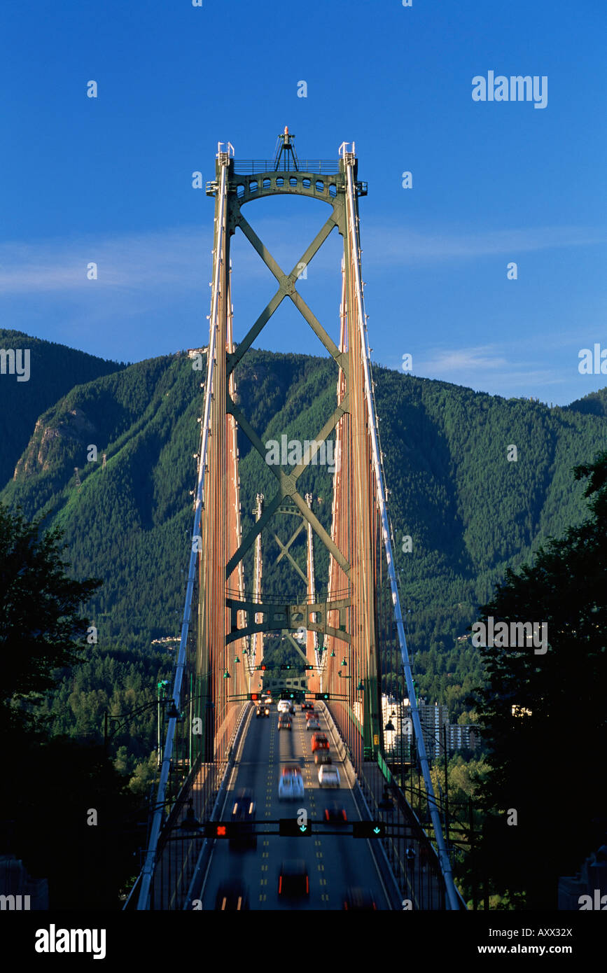 Blick nach Norden über die Lions Gate Bridge vom Stanley Park, Vancouver, British Columbia (BC), Kanada, Nordamerika Stockfoto