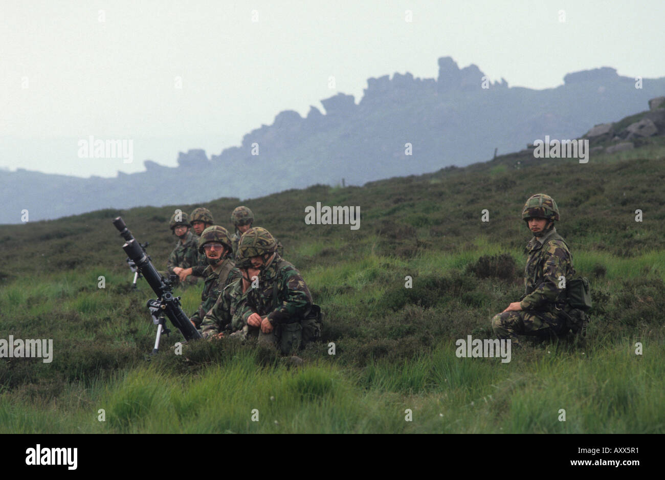 TA Soldaten Training auf die Staffordshire Moorlandschaften Stockfoto