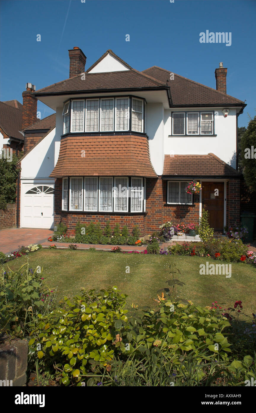 UK England Surrey freistehendes Haus im Stil der 1930er Jahre Stockfoto