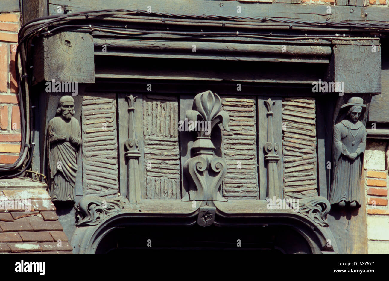Pont-Audemer - Normandie - Frankreich Sculptured Türrahmen Stockfoto