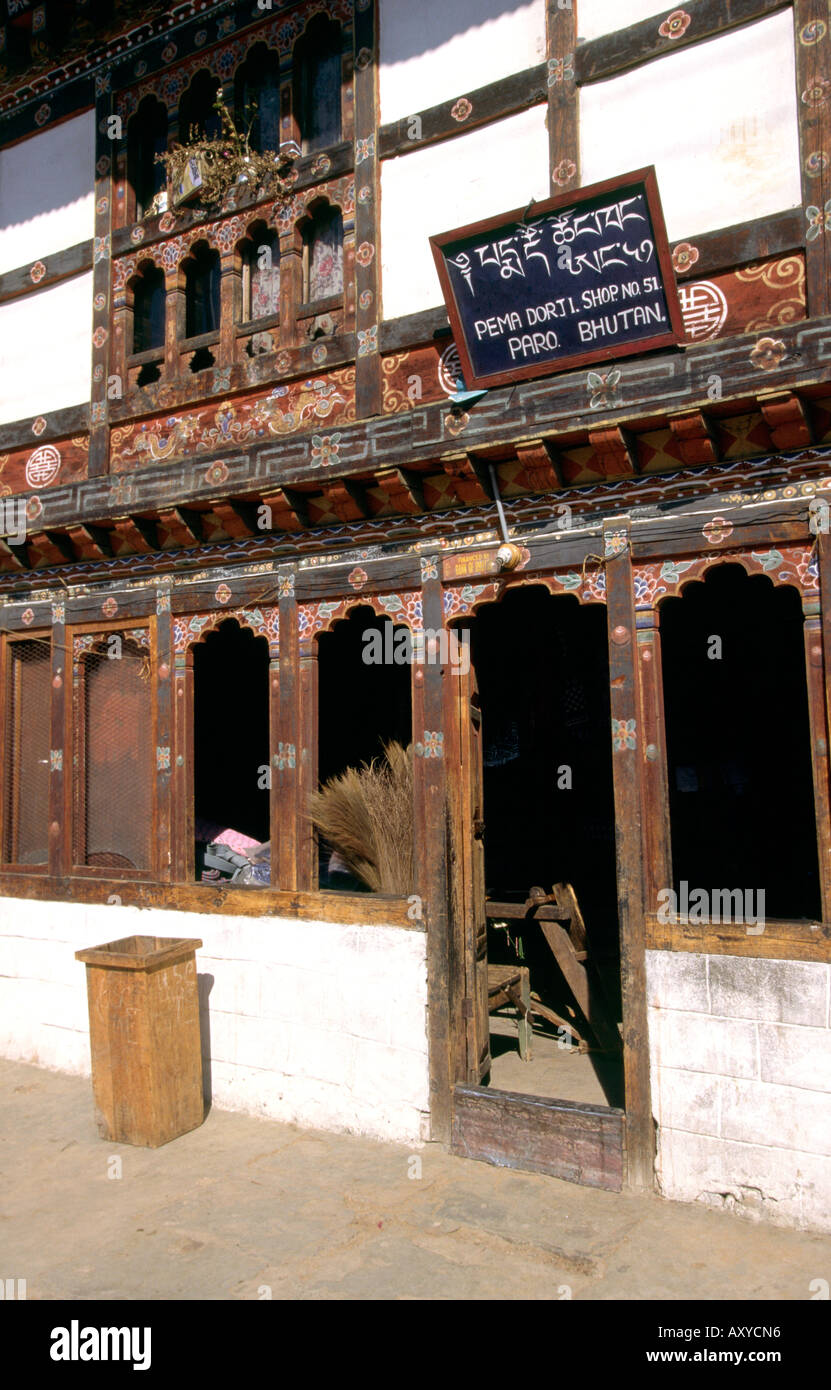 Bhutan Paro Basar Pema Dorjis shop Stockfoto