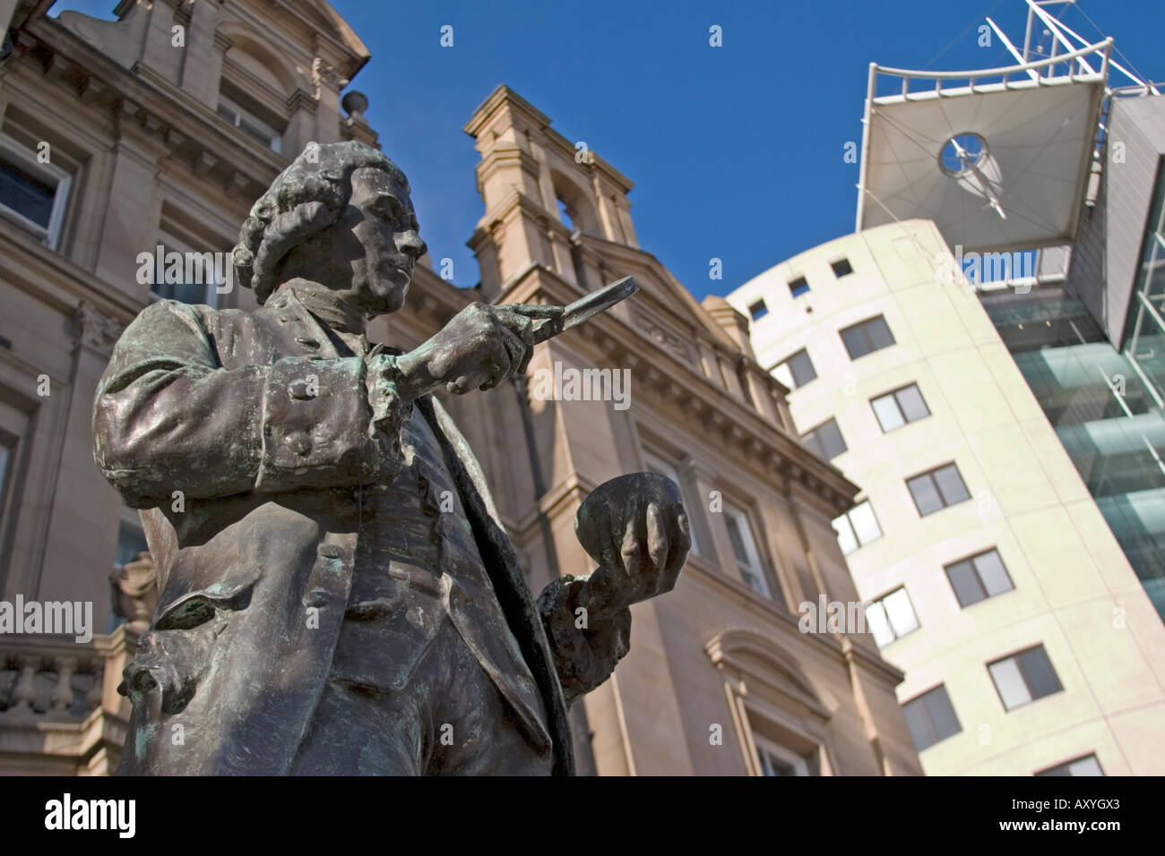 Statue von Joseph Priestley im Innenstadtbereich von Leeds, West Yorkshire Stockfoto
