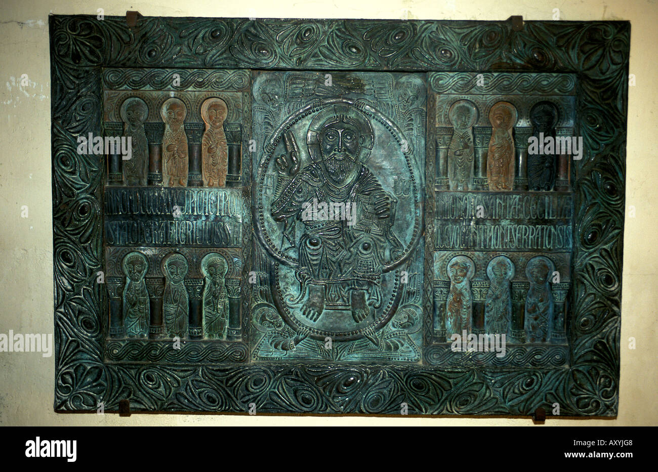 Montserrat ein religiöser Kunst Relief in Kupfer Stockfoto