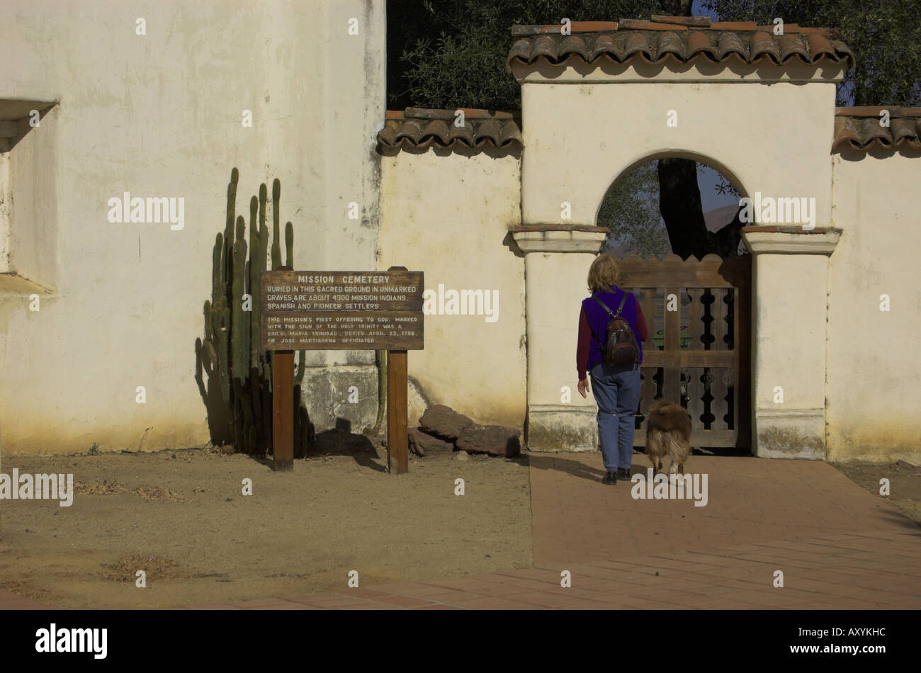 Friedhofseingang an der Mission San Juan Bautista CA USA Stockfoto