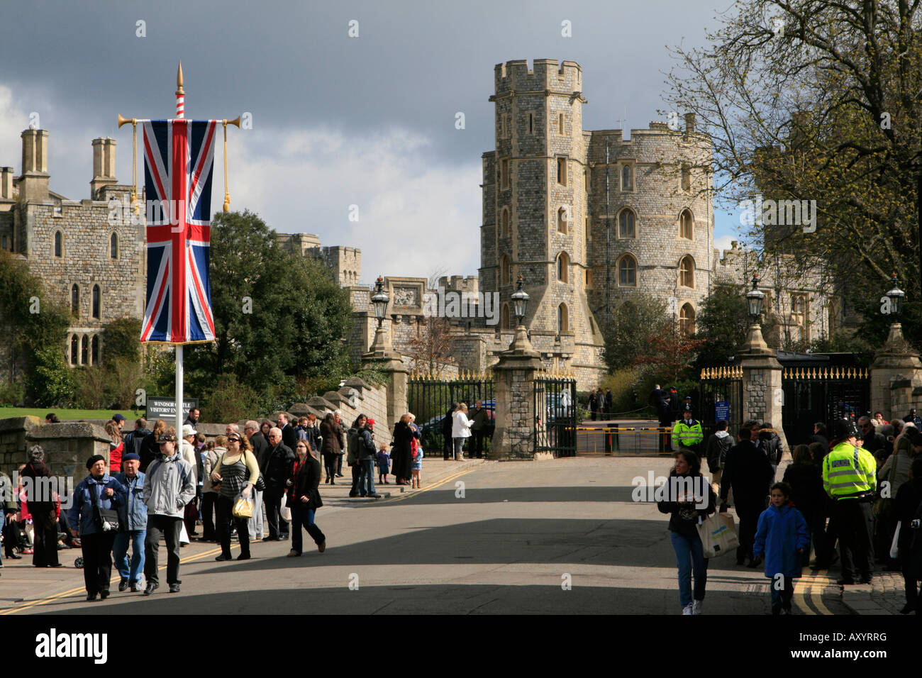 Windsor Castle Touristen Royal Borough of Windsor und Maidenhead, Berkshire, England, UK, GB Stockfoto