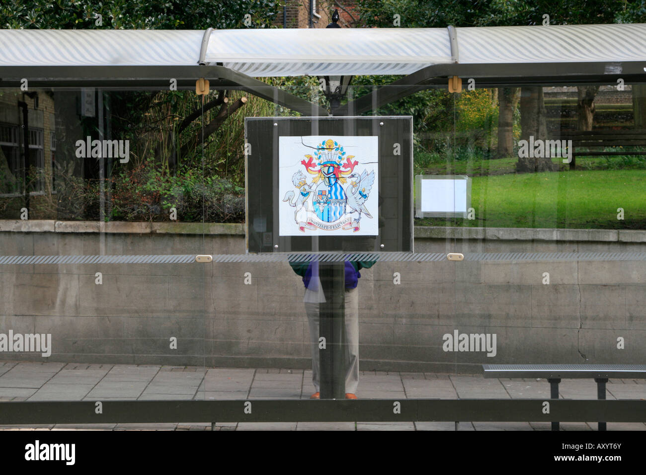 Königliche Küste der Arme Bus shelter Windsor Schloss Stadtzentrum Geschäfte Royal Borough of Windsor und Maidenhead, Berkshire Stockfoto