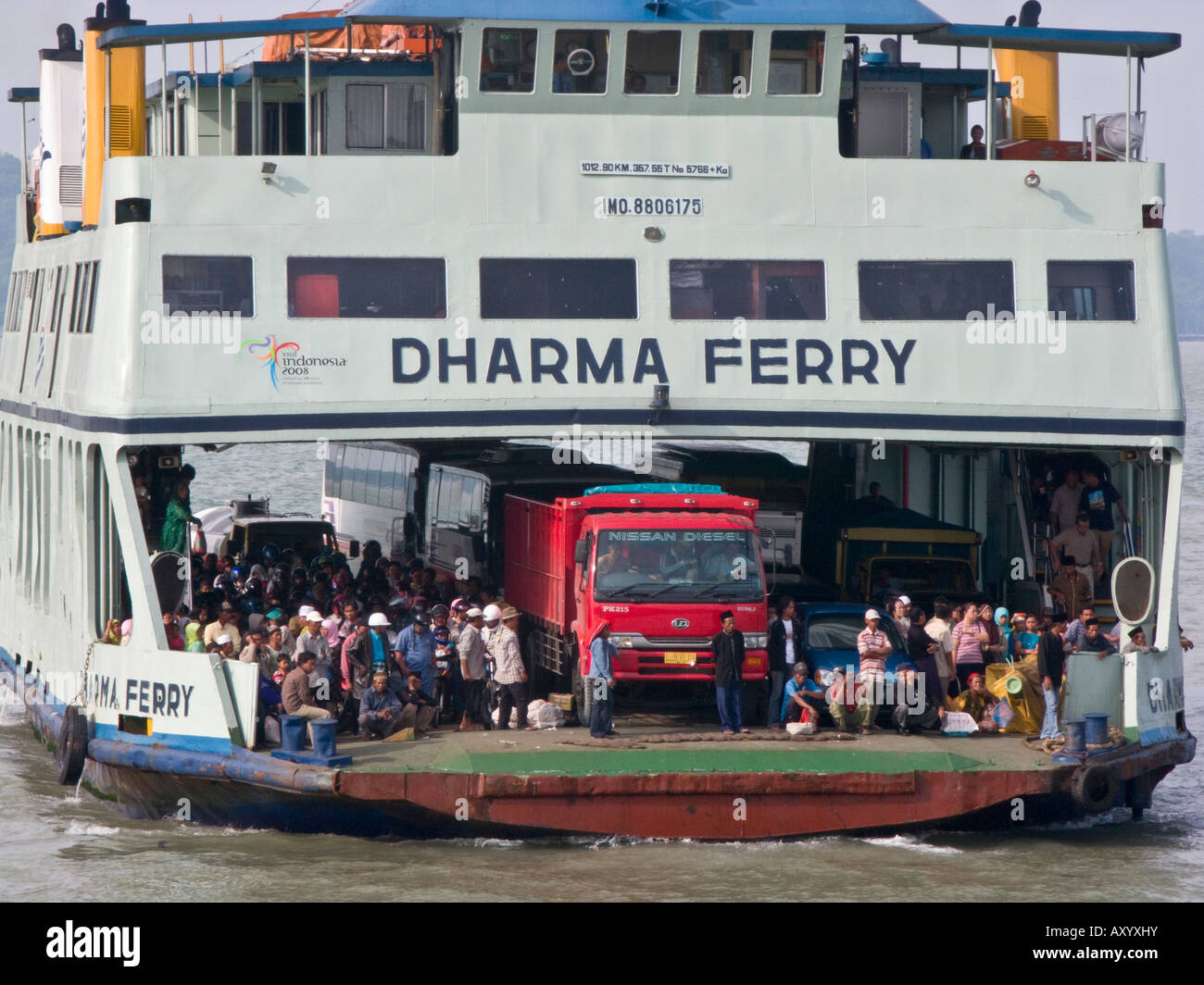 Dharma Fähre, Hafen von Surabaya, Java, Indonesien Stockfoto