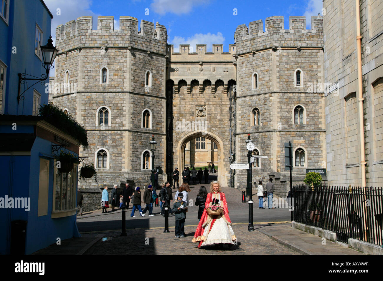 Dame im Periode Kostüm Windsor Castle Royal Borough of Windsor und Maidenhead, Berkshire, England, UK, GB Stockfoto