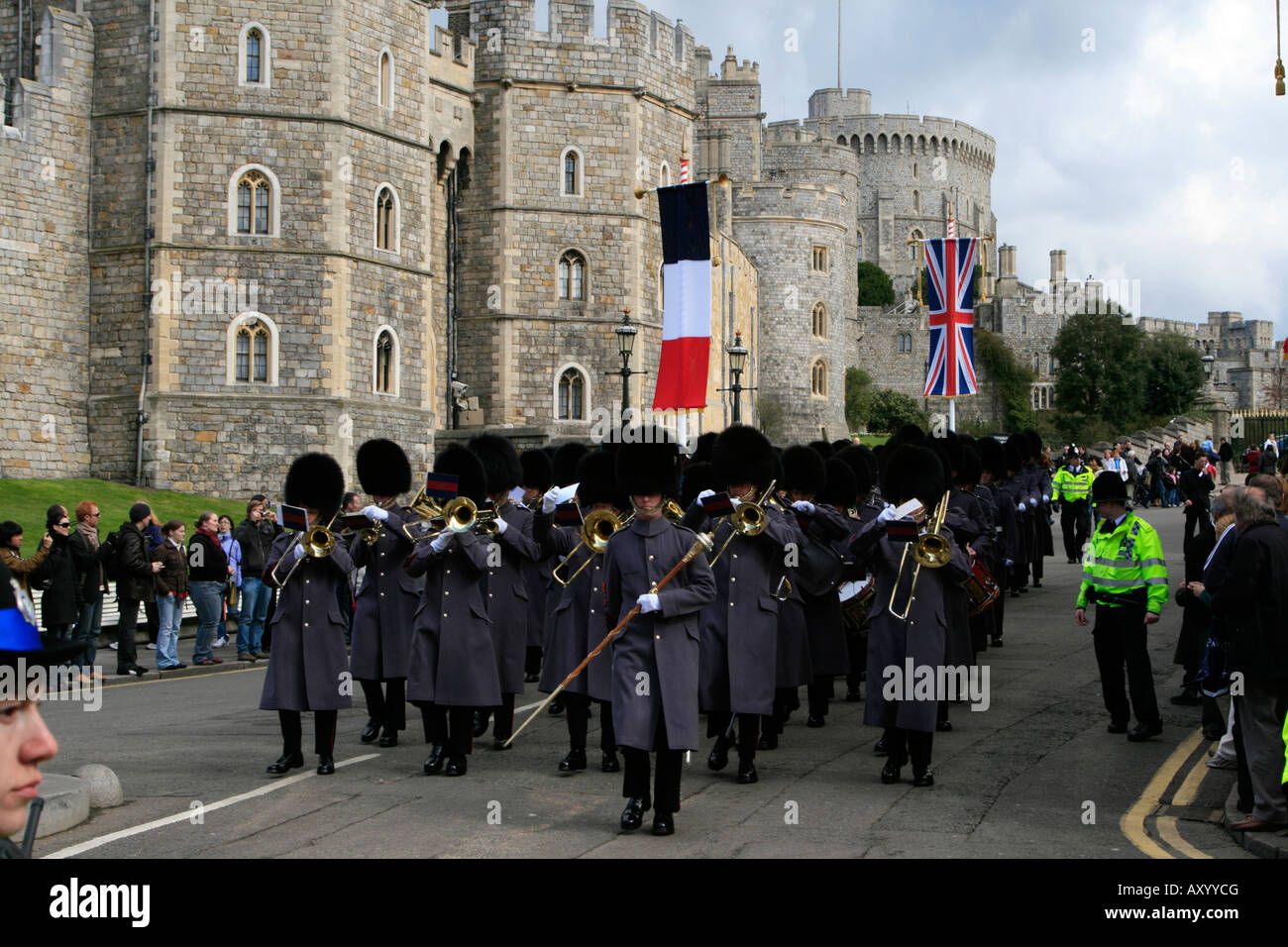 Windsor Castle Wechsel der Ehrenwache Marsch Royal Borough of Windsor und Maidenhead, Berkshire, England, UK, GB Stockfoto