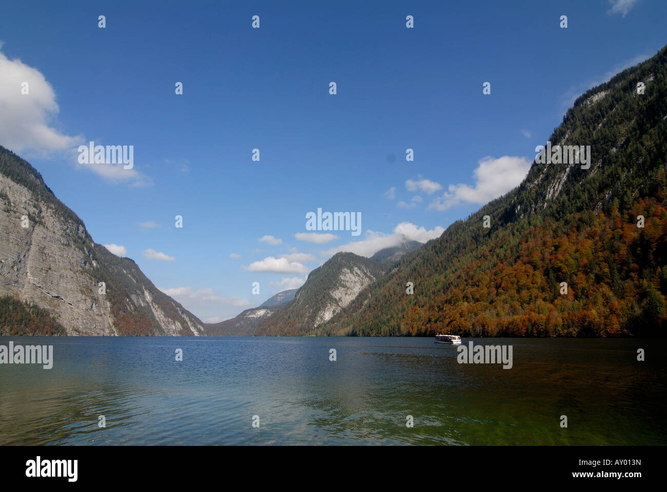 Der sehr berühmte Königssee im Hintergrund der Watzmann Berchtesgadener Land Nationalpark Bayern Stockfoto