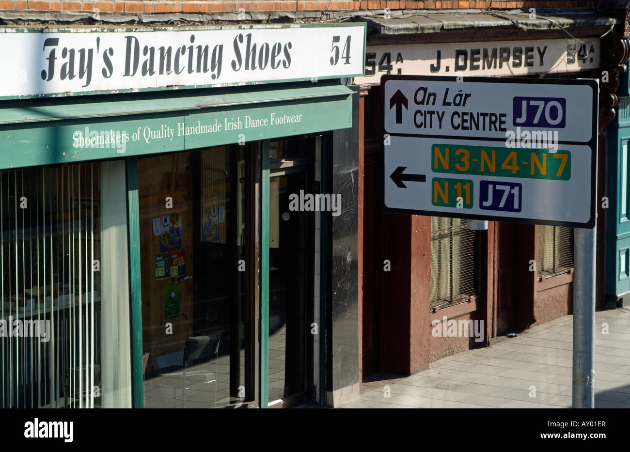 Schuhmacher Irish Dance Schuhe Shop und Road Sign Dublin Stockfoto