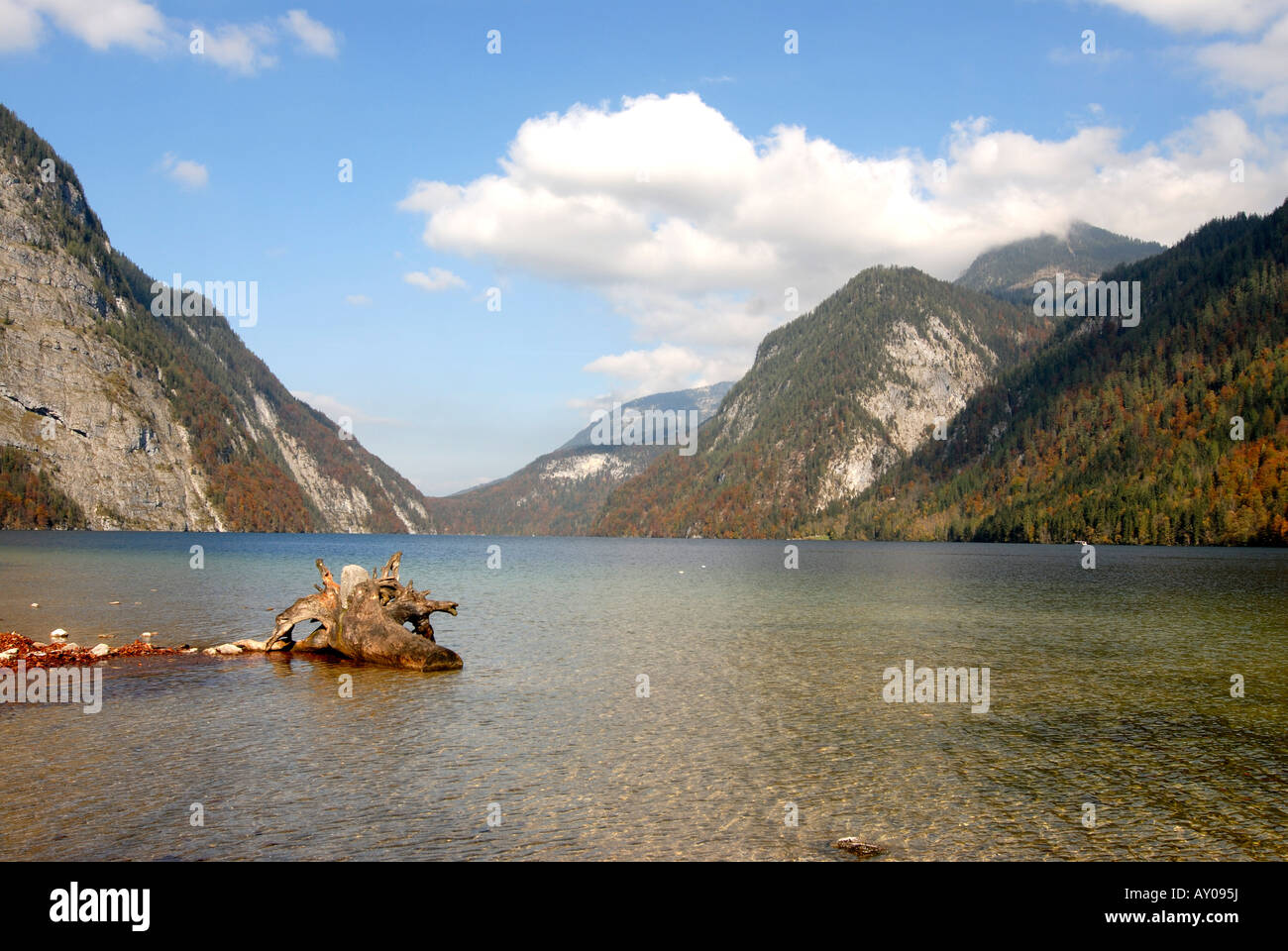 Der sehr berühmte Königssee im Hintergrund der Watzmann Berchtesgadener Land Nationalpark Bayern Stockfoto