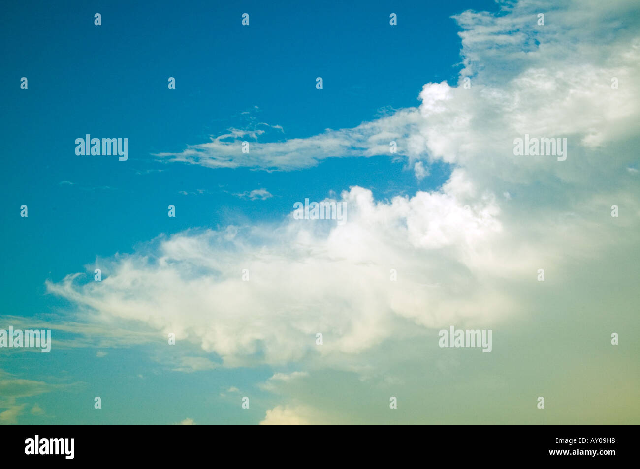 Wolken an einem Sommernachmittag Stockfoto