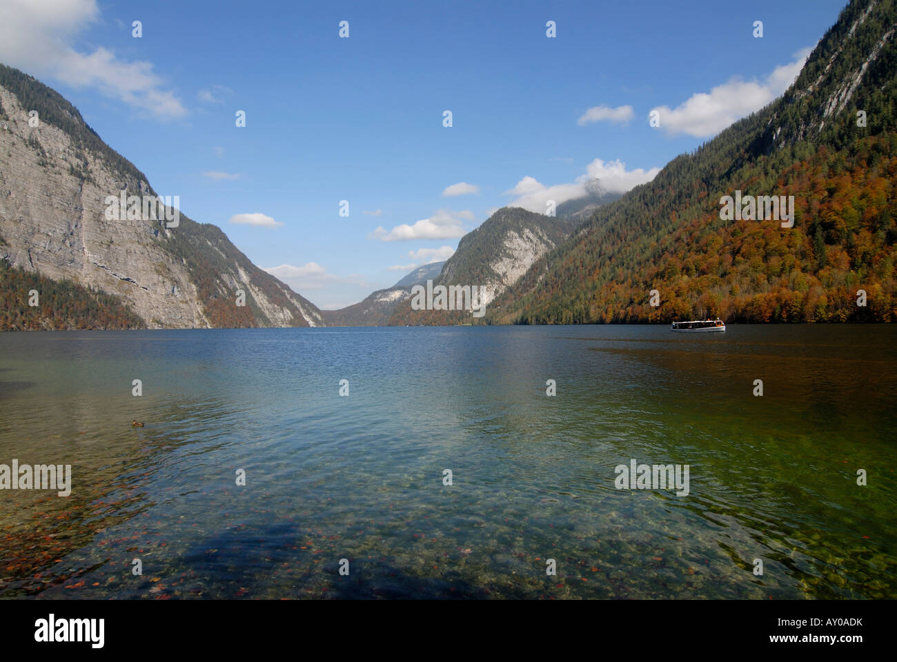 Der sehr berühmte Königssee im Hintergrund der Watzmann Berchtesgadener Land Nationalpark Bayern Stockfoto