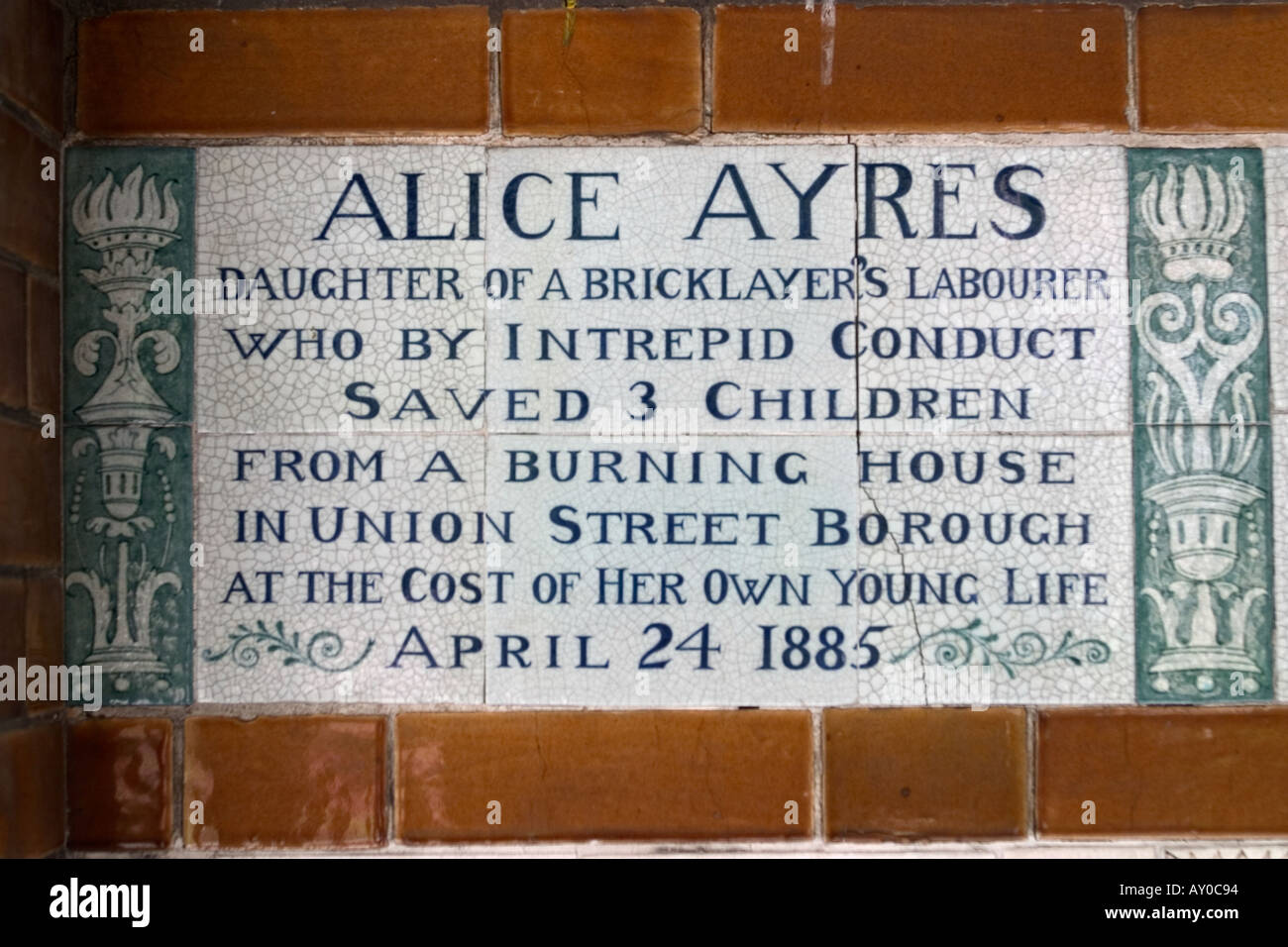 Wanddetail Plaque Helden Postmans Park London Stockfoto