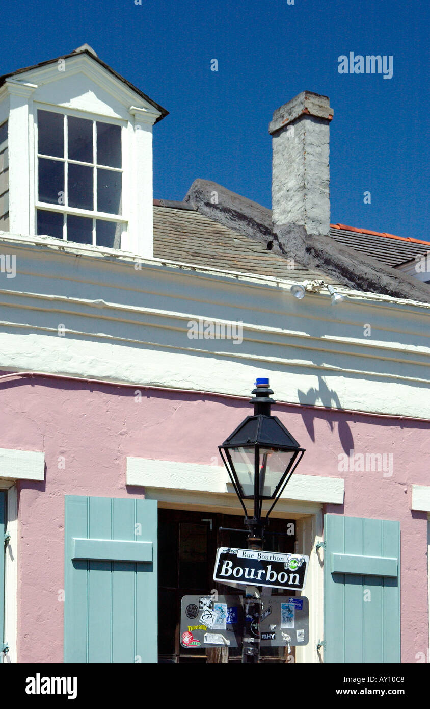 Bourbon Street im French Quarter in New Orleans Louisianna USA unterzeichnen Stockfoto