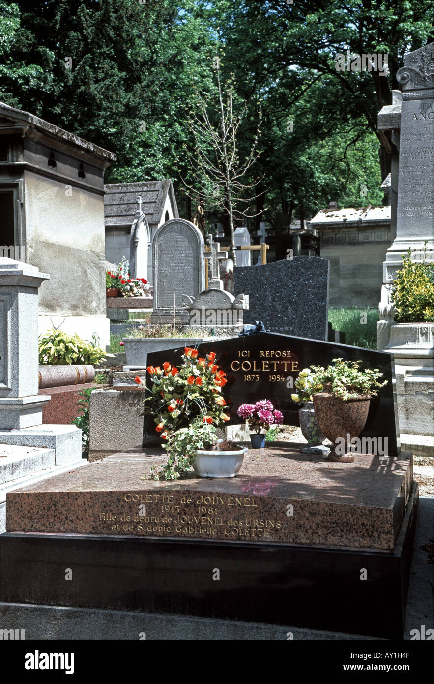 Grab von Sidonie Gabrielle Colette am Friedhof Père Lachaise Stockfoto
