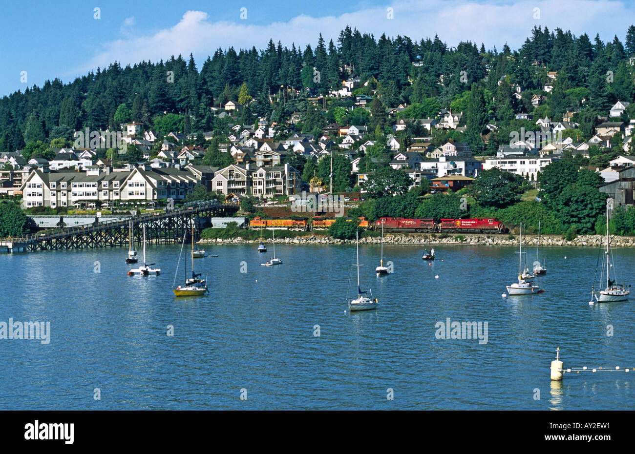 Hafen von Bellingham Hafen, nördlich von Seattle, mit Güterzug Stockfoto