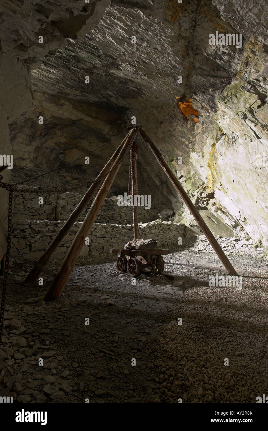 Mining Equipment an die Llanfair Slate Caverns. Stockfoto