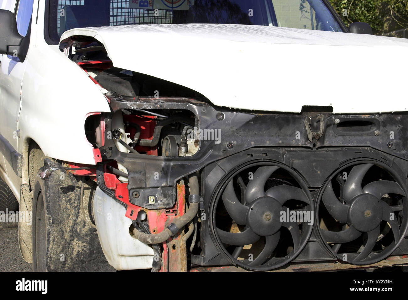 Ein beschädigte Unfallfahrzeug Stockfoto