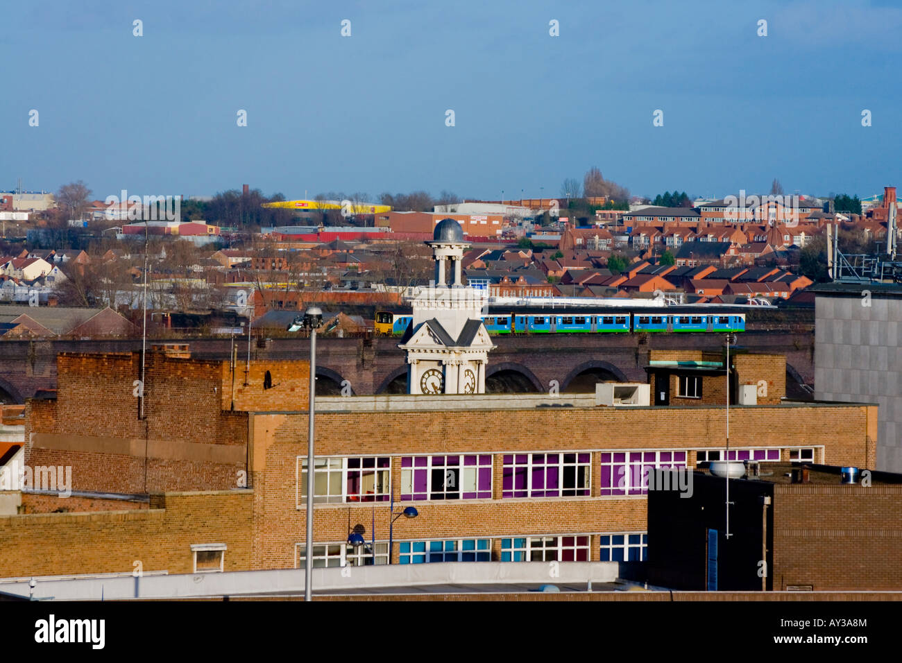 UK England Birmingham trainieren Skyline tagsüber Stockfoto