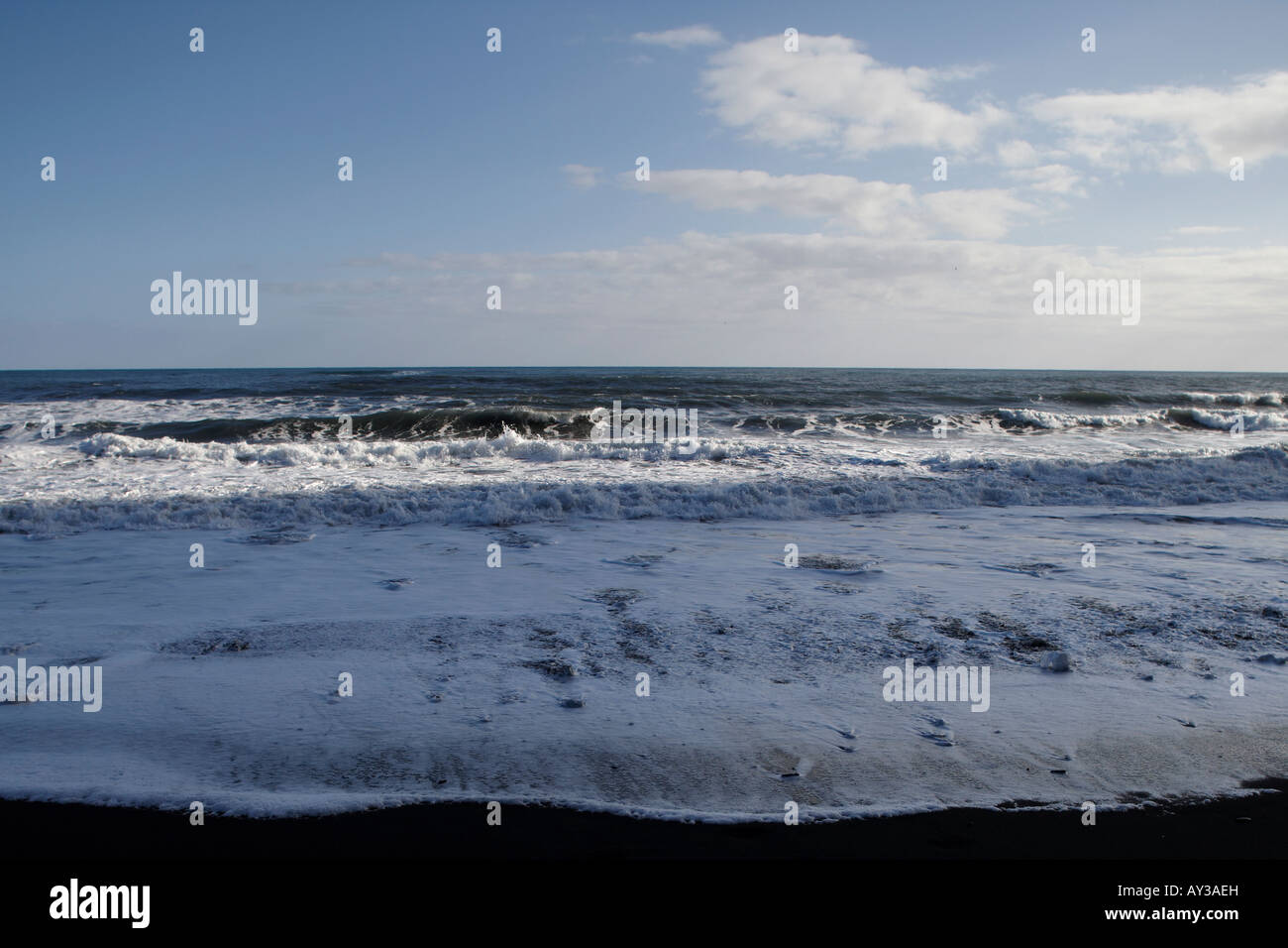 Raue See bei Vik in Myrdalur Island Stockfoto