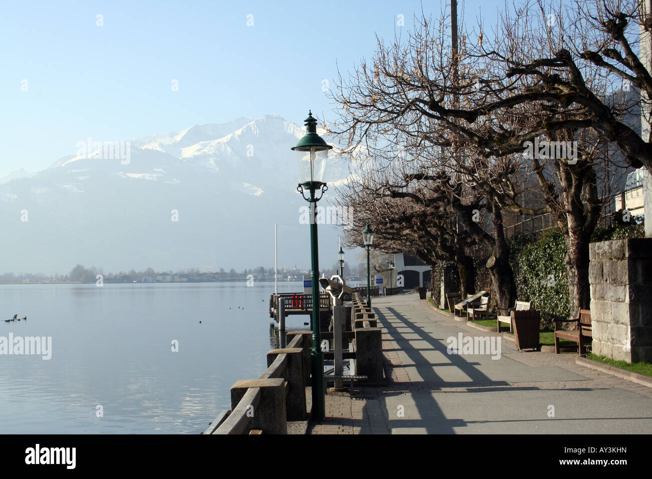 Malerische Aussicht auf Zeller See See, Zell am See bin Zee Skigebiet, Österreich. Stockfoto