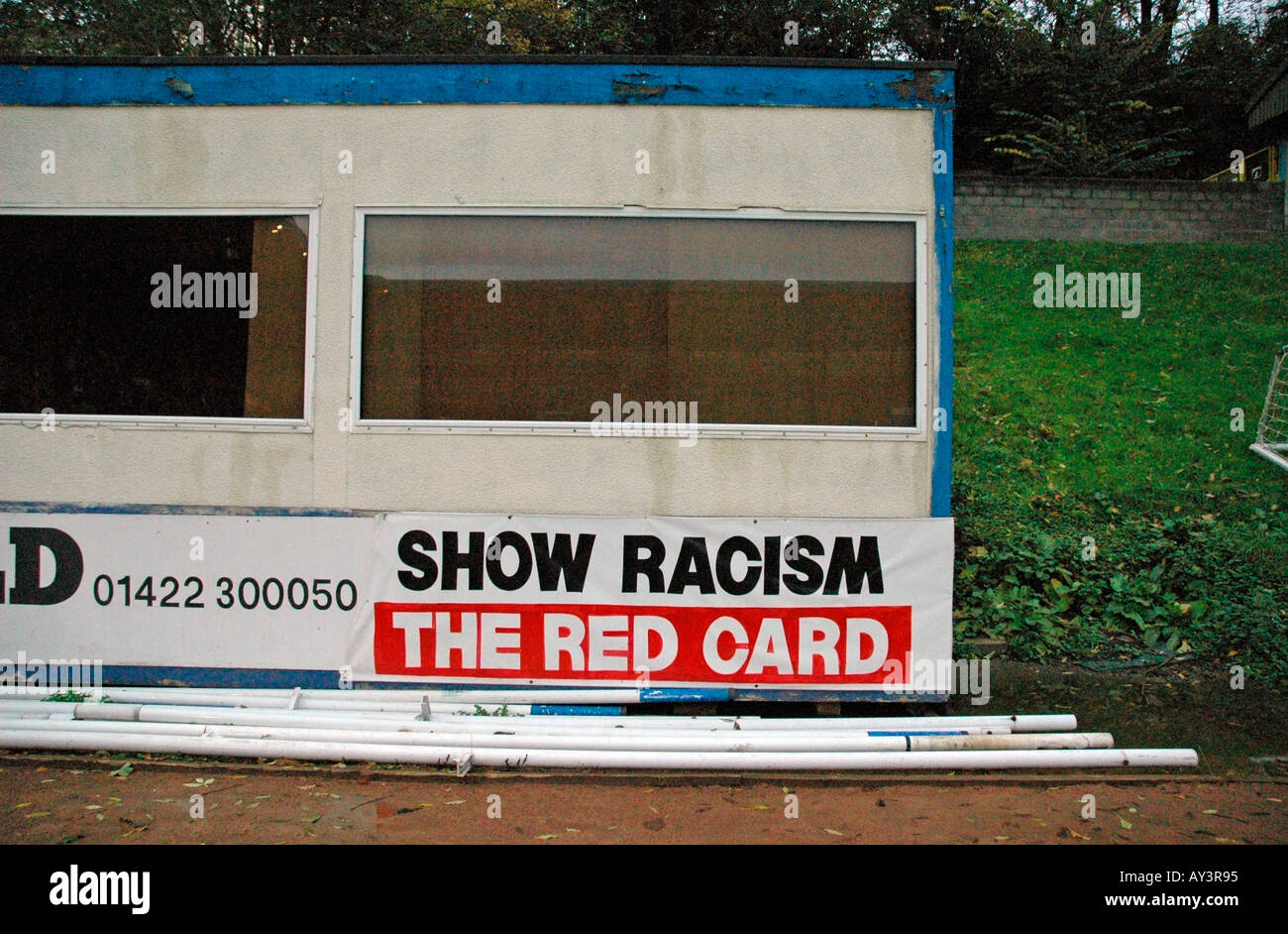 Halifax Town 1 Rushden Diamanten 1 FA Cup 1. Runde November 2005 zeigen Rassismus die rote Karte-Meldung Stockfoto