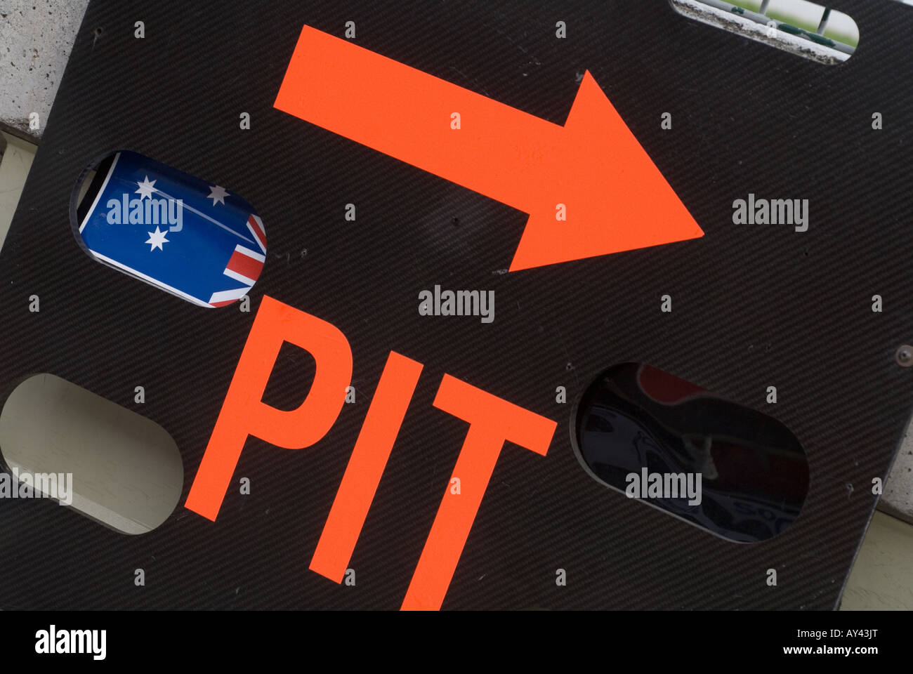 Pit-Schild mit australischer Flagge während der Formel-1-Test-Sitzungen auf dem Circuit de Catalunya in der Nähe von Barcelona im Februar 2008 Stockfoto