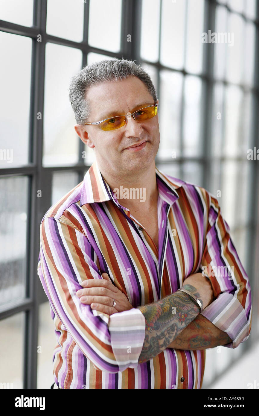 Tattoo-Künstler Louis Melloy abgebildet im Soho Hotel London 23 August 20072007 Stockfoto