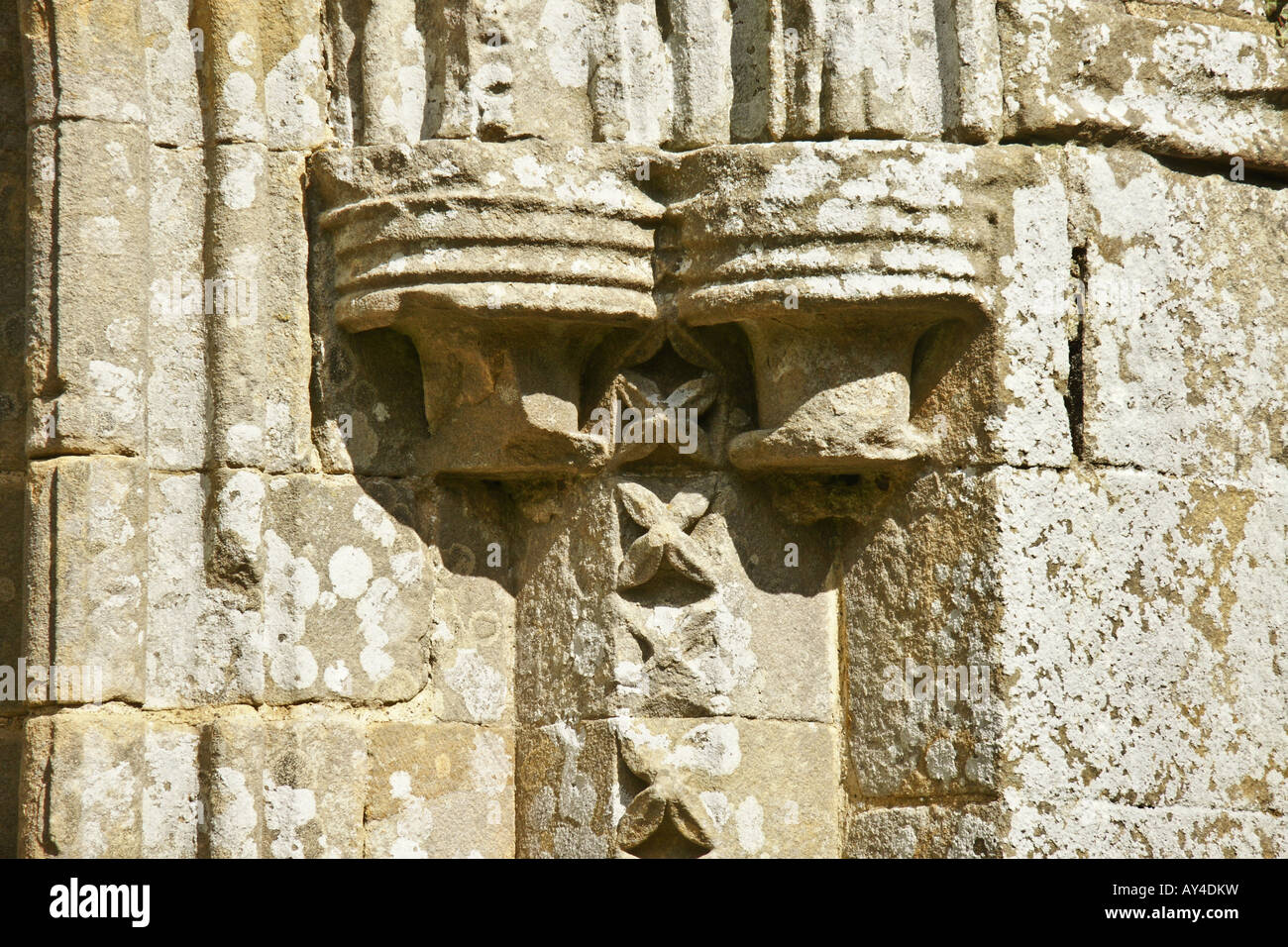 Jervaulx Abbey: Detail auf die Hauptstadt von Süd-West-Tor. Stockfoto