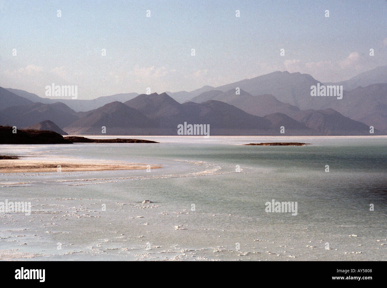 Lake Assal, einem Salzsee 120 Meter unter dem Meeresspiegel in der Danakil-Senke in Dschibuti Stockfoto