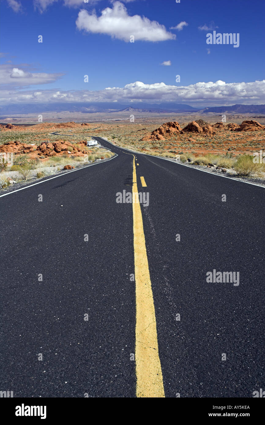Route 169 durch Valley of Fire State Park, Nevada, USA Stockfoto