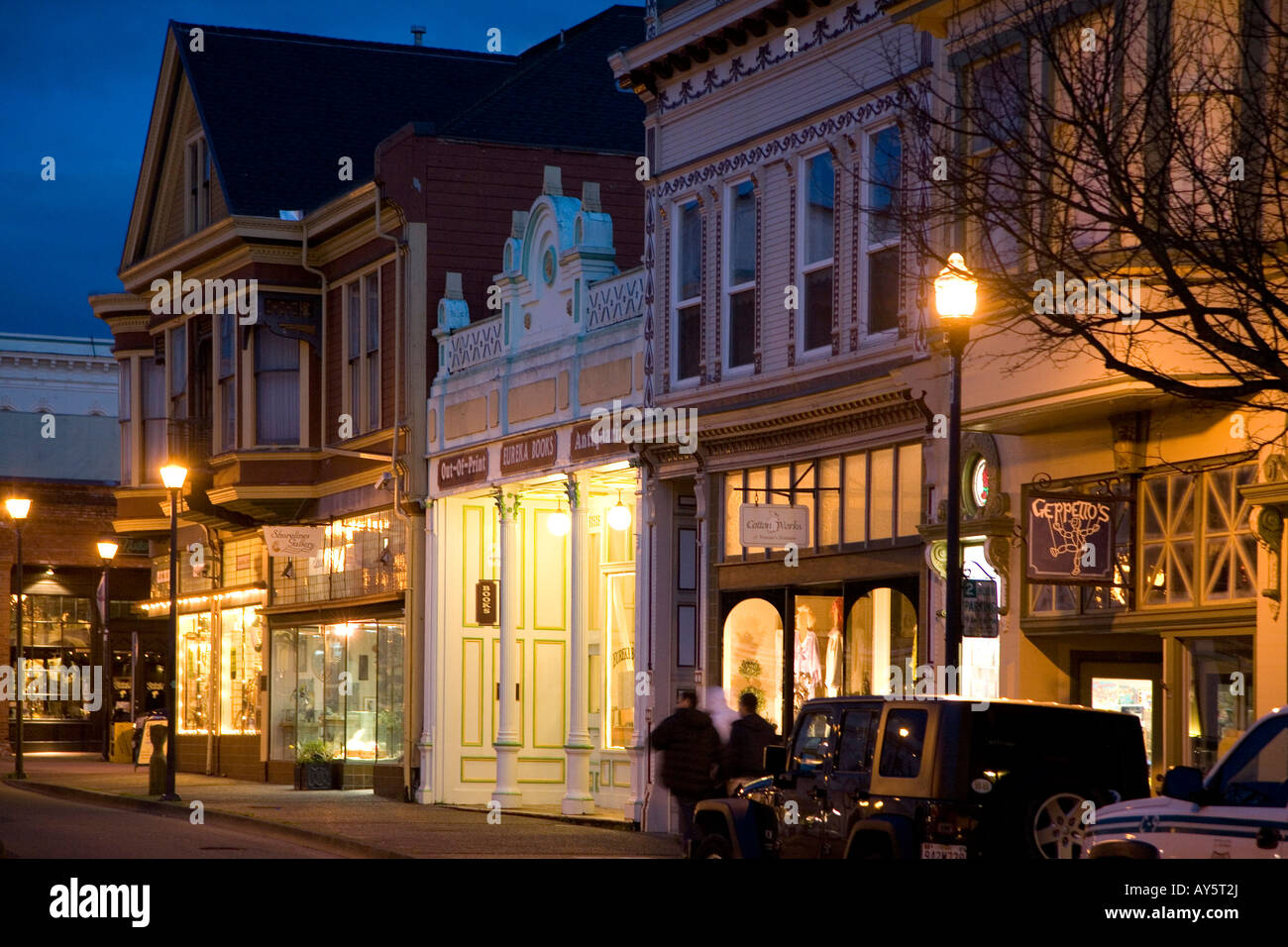 Blick auf eine Reihe von Geschäften in der historischen Innenstadt von Eureka Stockfoto