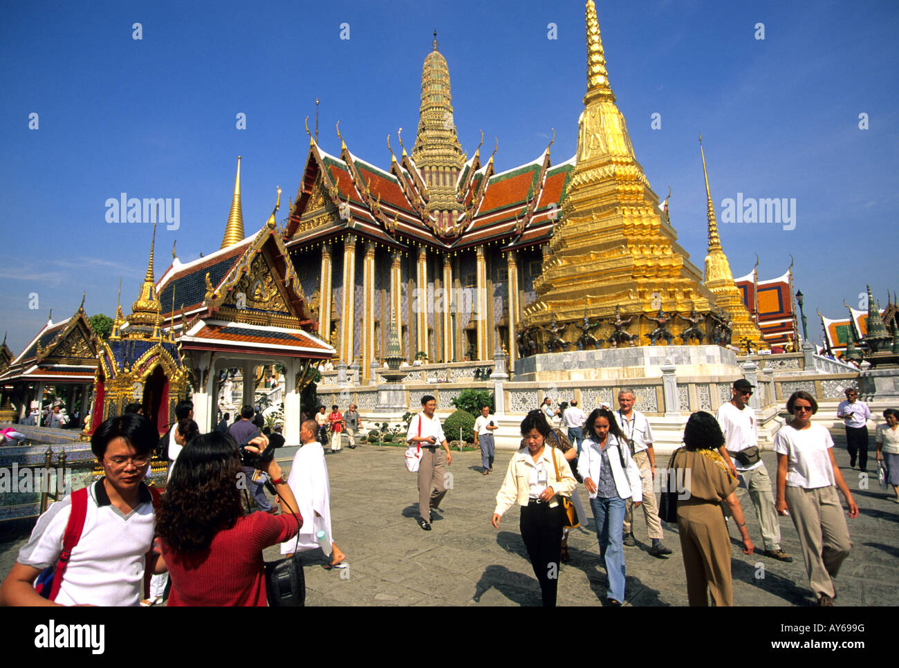 Bangkok Touristen am Wat Pra Keo aufgrund des Grand Palace in Bangkok Stockfoto