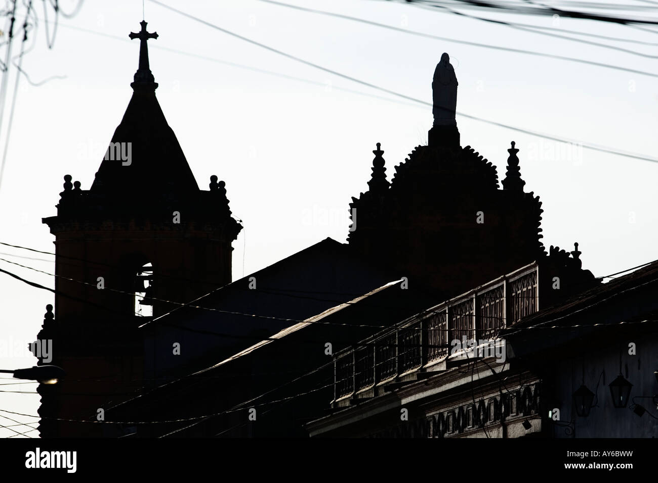 Silhouette der Kirche die Erinnerung Iglesia De la Recoleccion Leon Nicaragua Stockfoto
