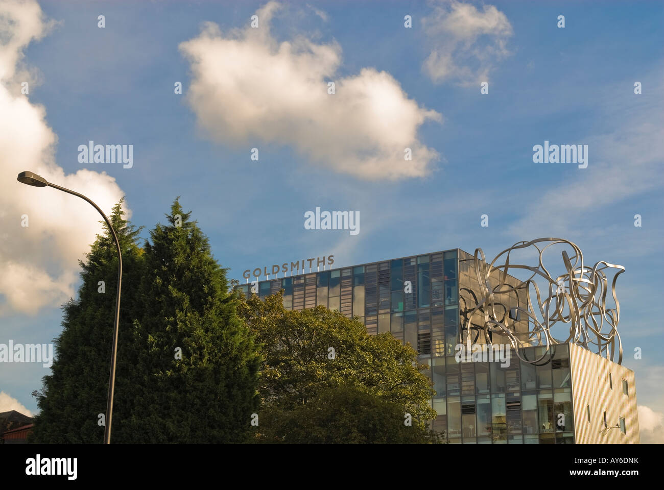 Der Ben Pimlott Gebäude, Goldschmiede, University of London vom neuen Cross Road. Designed by Will Alsop, Alsop Architects Stockfoto