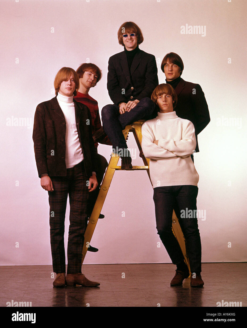 THE BYRDS - US-pop-Gruppe im Jahre 1965 mit der Originalbesetzung - siehe Beschreibung unten für details Stockfoto