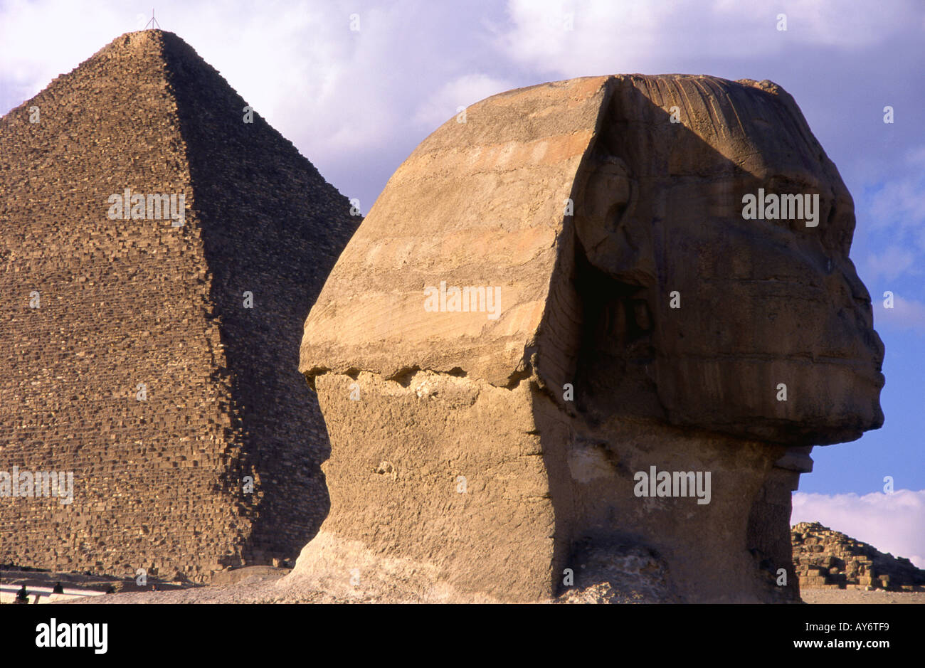 Große Sphinx & große Pyramide von Cheops Tal Tempel Gizeh Kairo Arabische Republik Ägypten ägyptische Nord-Afrika, Naher Osten Stockfoto