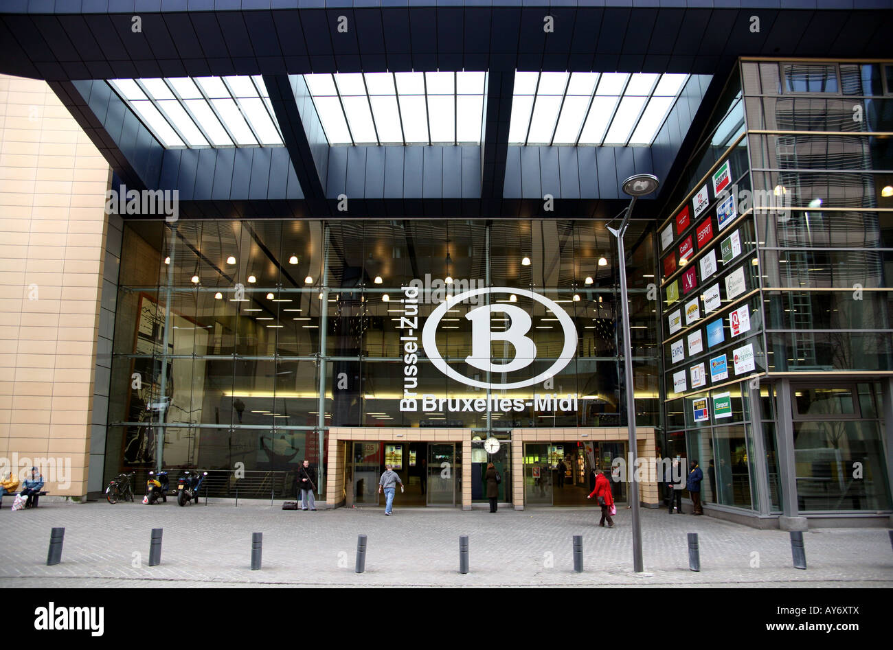 Brüssel midi station -Fotos und -Bildmaterial in hoher Auflösung – Alamy