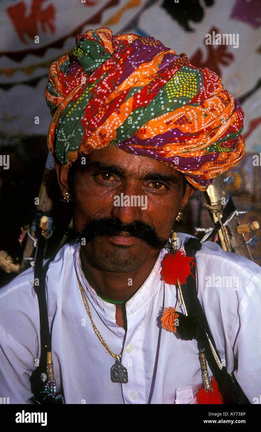 Mann mit Turban in Jaisalmer, Rajasthan Indien Stockfoto