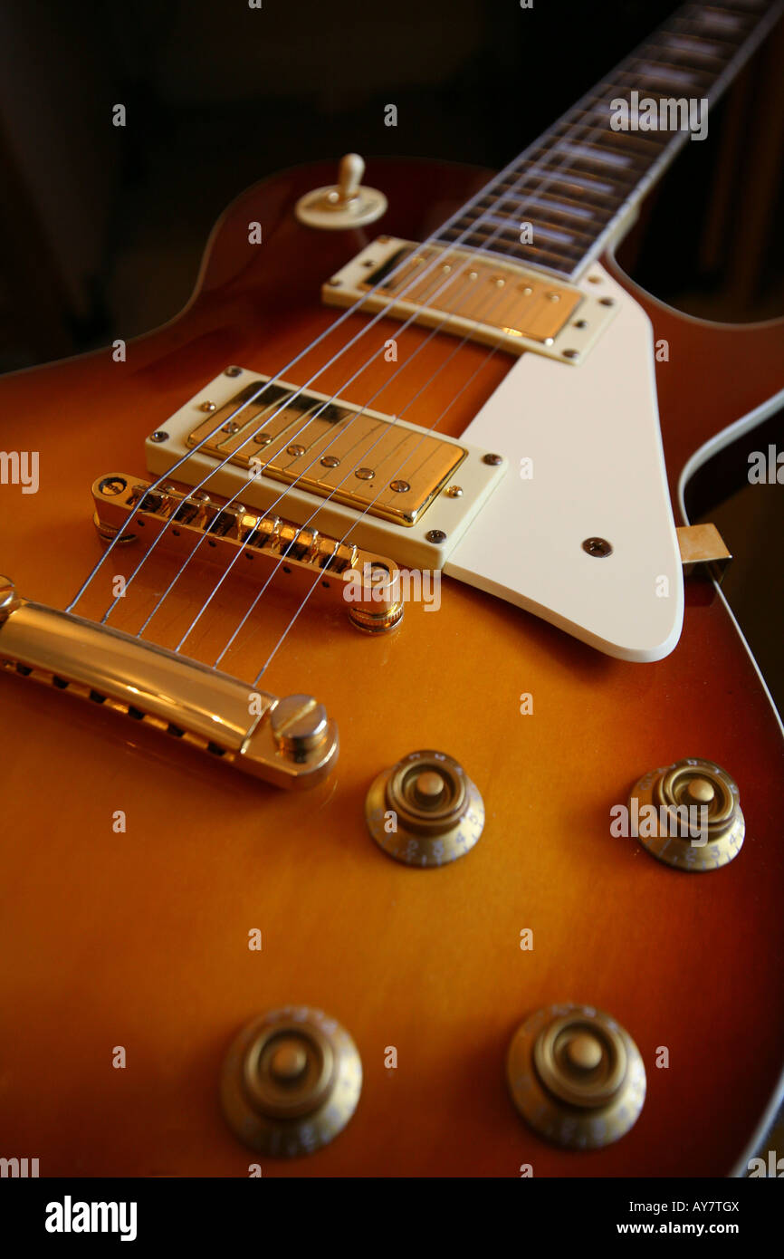 E-Gitarre Sunburst Gibson Les Paul Knöpfe Vintage goldenen 50er Jahre 60er  Jahre Musik Rock jazz Country-blues Stockfotografie - Alamy