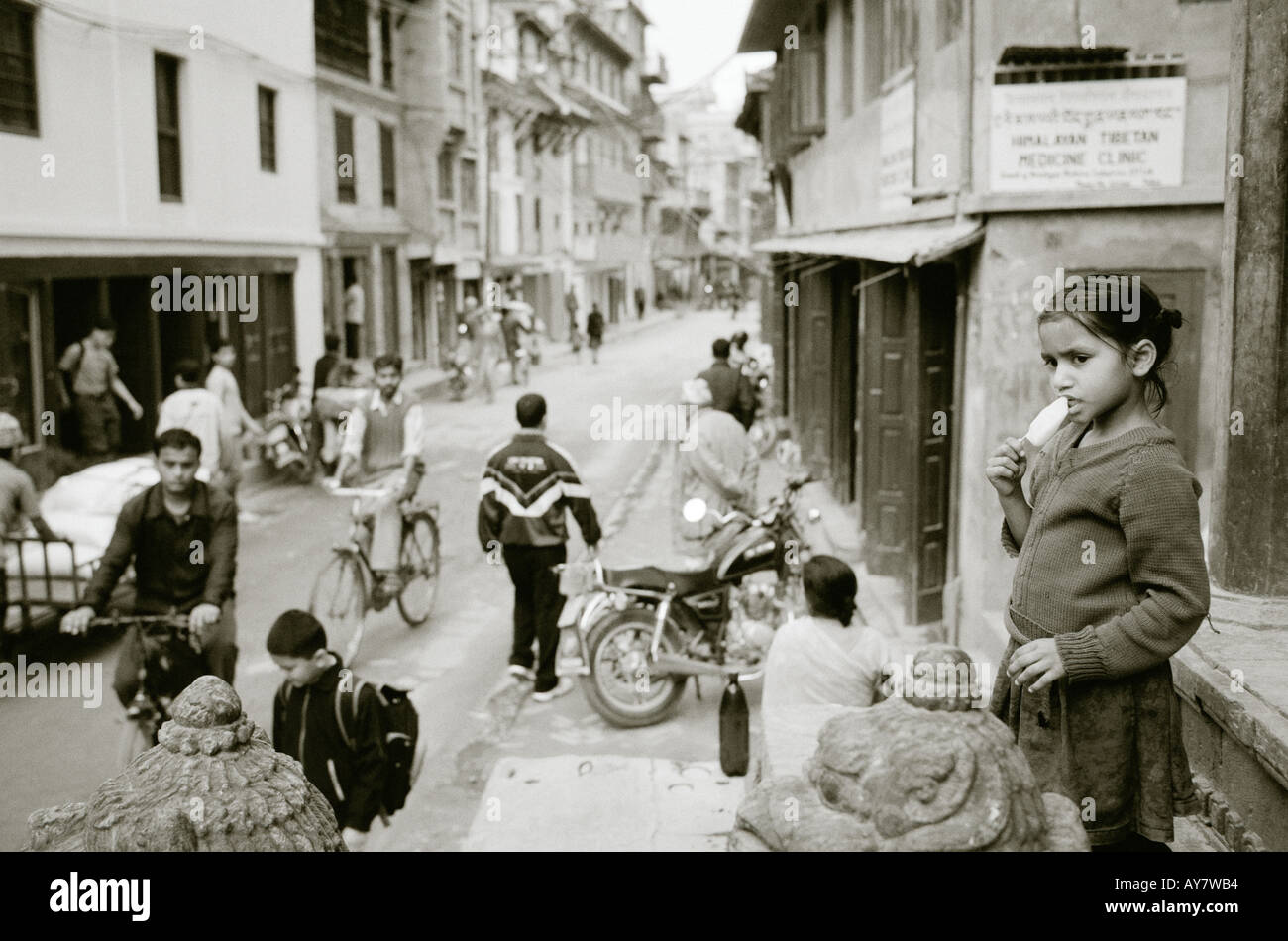 Welt zu reisen. Straßenbild und Leben in Patan in Kathmandu in Nepal in Asien. Reportage-Wanderlust-Eskapismus-Kultur-Geschichte Stockfoto