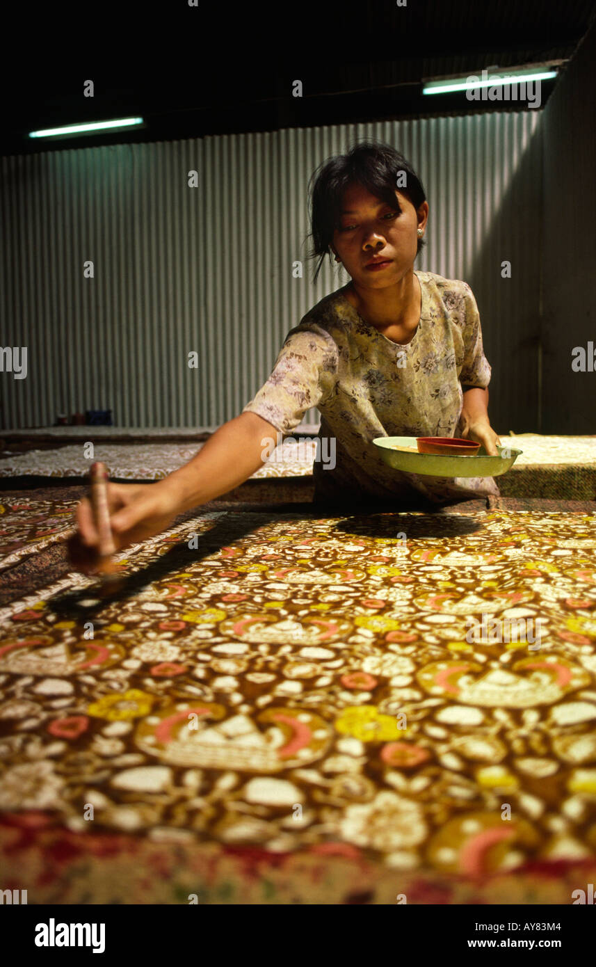 Indonesien Java Surakarta Handwerk Batik Keris Fabrik Batik selektiv färben Tuch Stockfoto