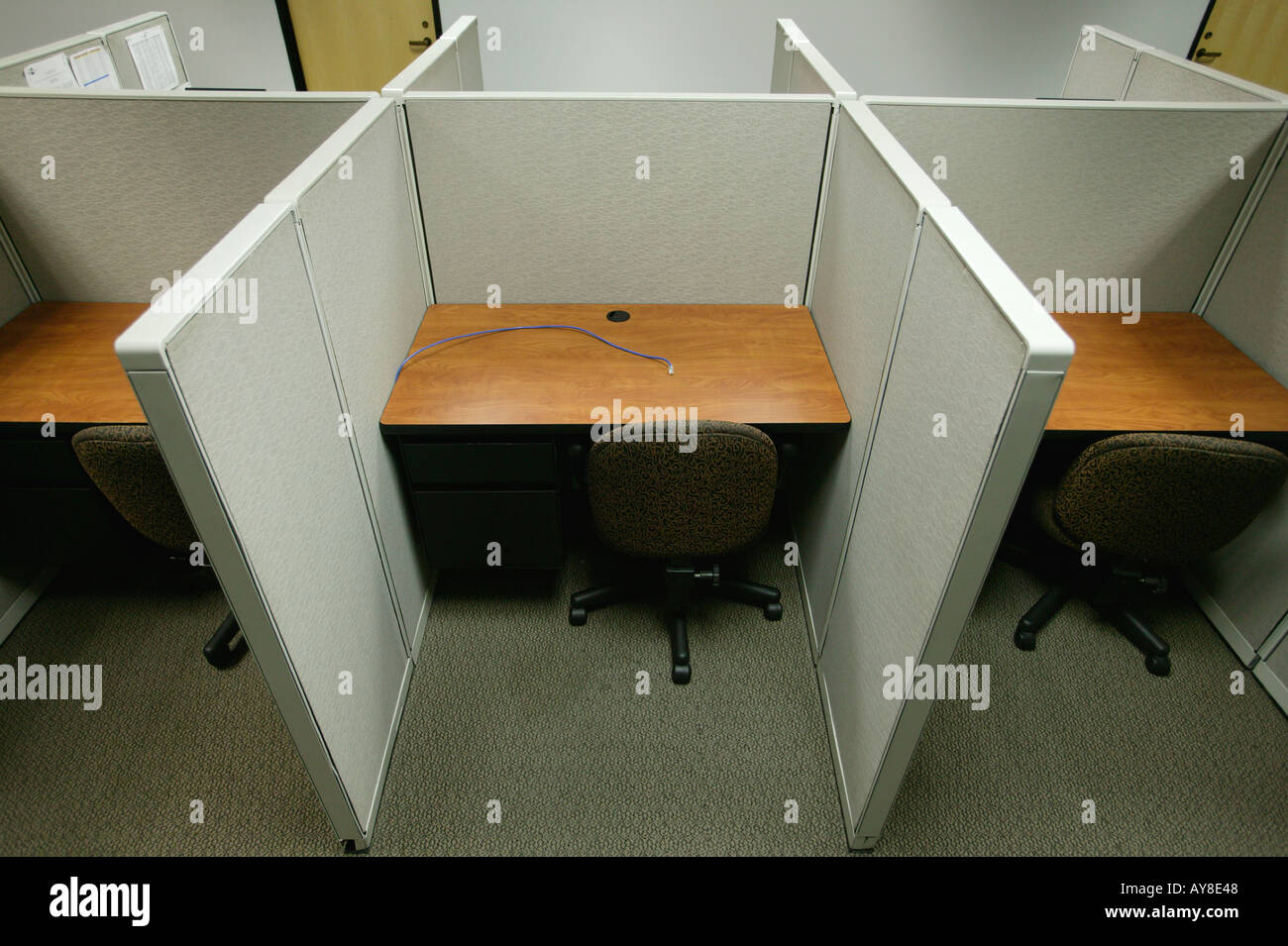 Leere Kabine in Büro-Hochhaus Stockfoto
