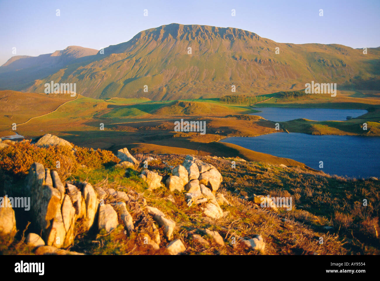 Berg Cadair Idris und Gregennen Lake National Trust Snowdonia National Park Gwynedd Wales UK Stockfoto