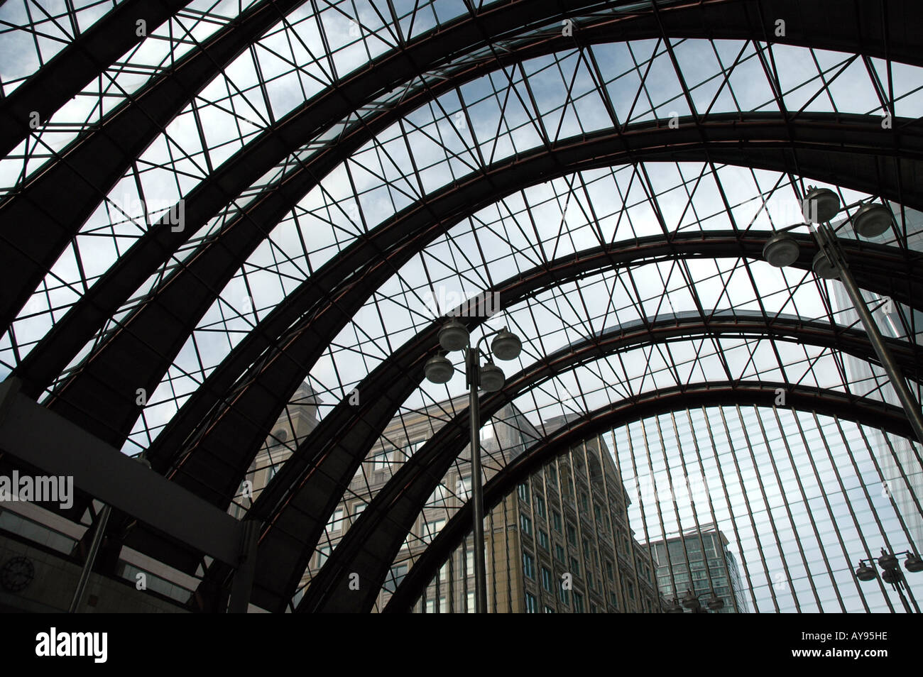 Dach des DLR Station Docklands Light Railway, Docklands in London, Großbritannien Stockfoto