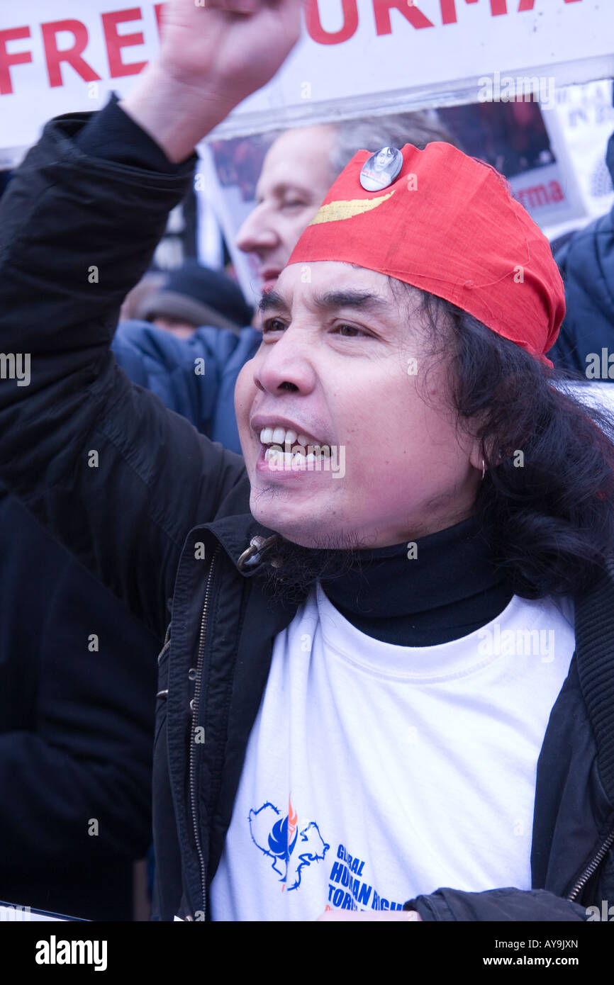 Demonstranten in der Downing Street London gegen die chinesische Herrschaft in Tibet Stockfoto