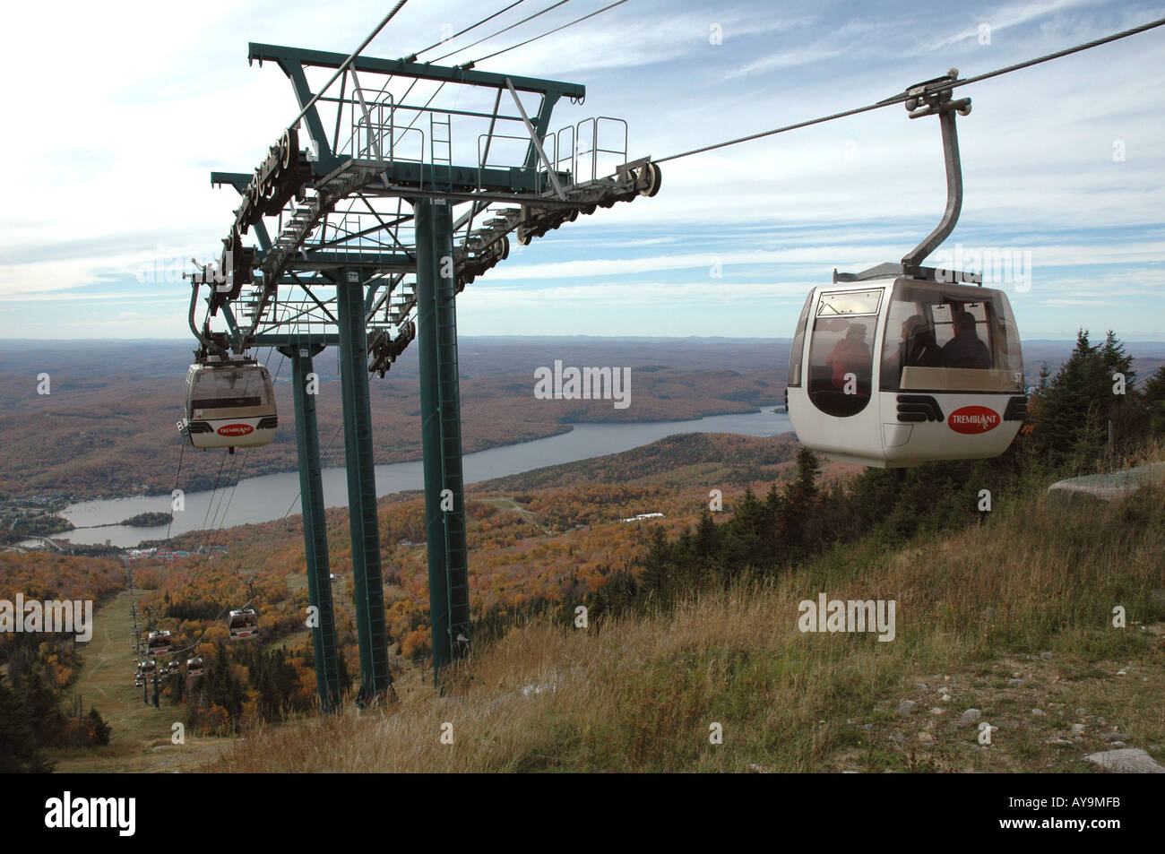 Tremblant Express-Gondelbahn auf den Gipfel des Mount Tremblant, Quebec, Kanada Stockfoto