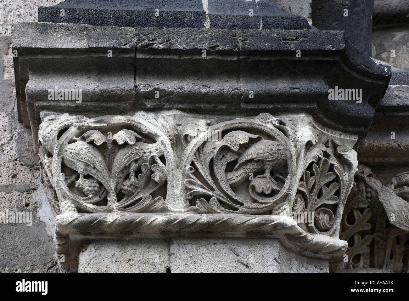 Andernach, Pfarrkirche Maria Himmelfahrt (Dom), Kapitell am Nordportal Stockfoto